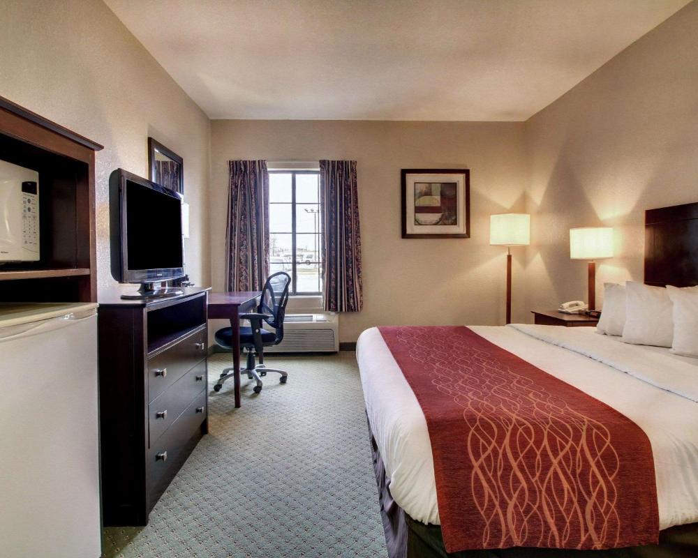 King Room - Non-Smoking interior